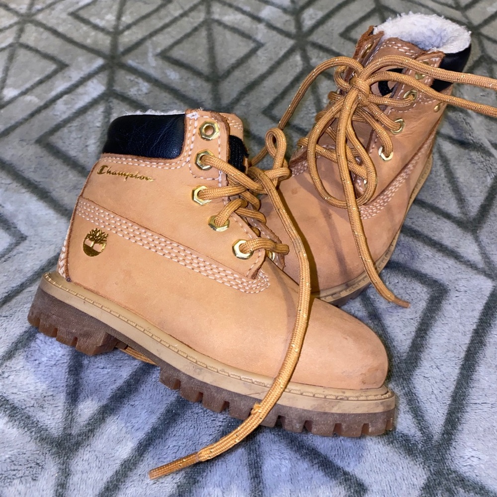 Toddler(boys) champion timberlands